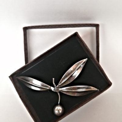 Broche de Oliva en plata vieja